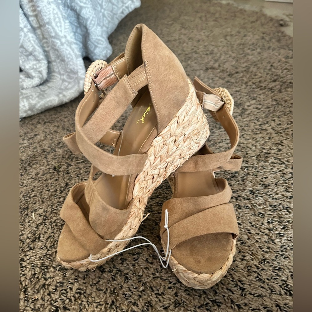 NEW Buckle Cupid Nude Wedge Shoe 7 S15